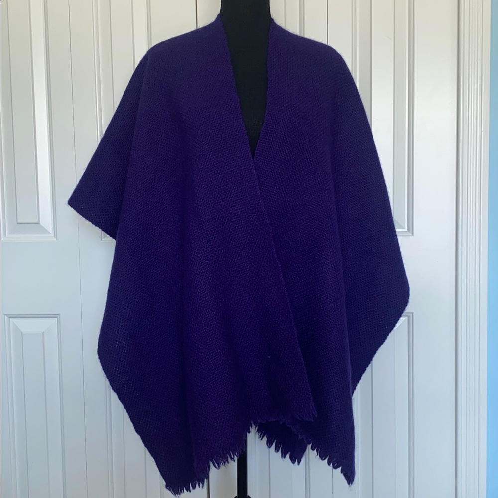 Rare Elegant Small Purple Women's Hand Made In Uruguay Woolmark Pure Wool Poncho